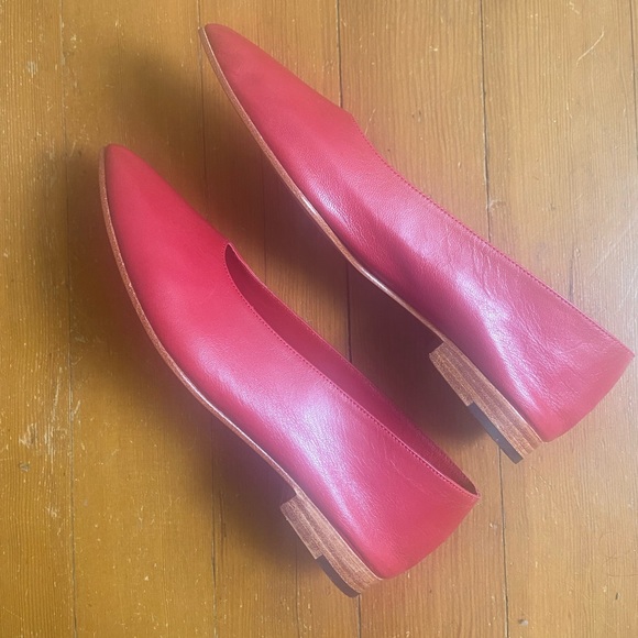 Martiniano Party Flat in Red - Picture 4 of 6